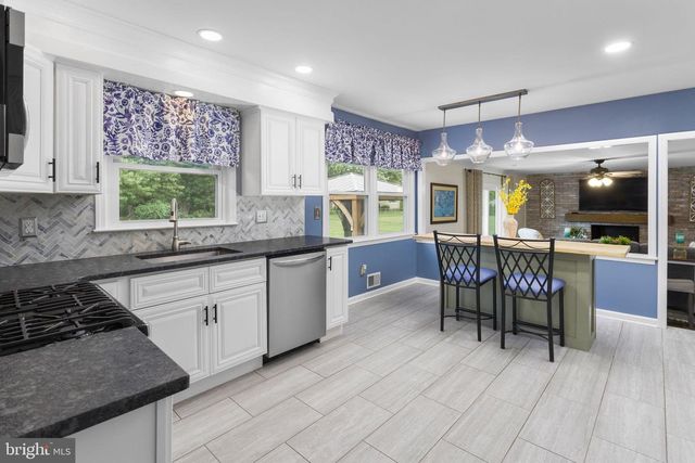 1108 ESTATES BLVD, Hamilton, NJ 08690