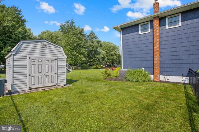 1108 ESTATES BLVD, Hamilton, NJ 08690
