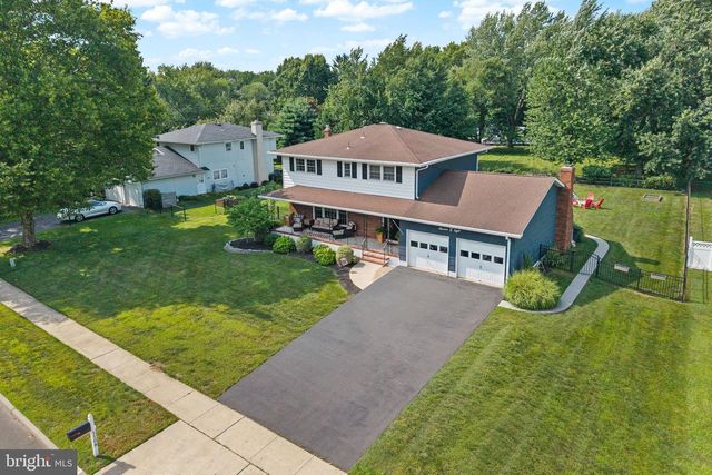 1108 ESTATES BLVD, Hamilton, NJ 08690