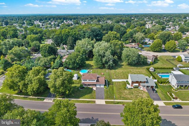1108 ESTATES BLVD, Hamilton, NJ 08690