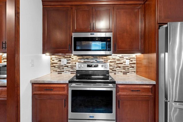1324 W ROGERS AVENUE, Appleton, WI 54914
