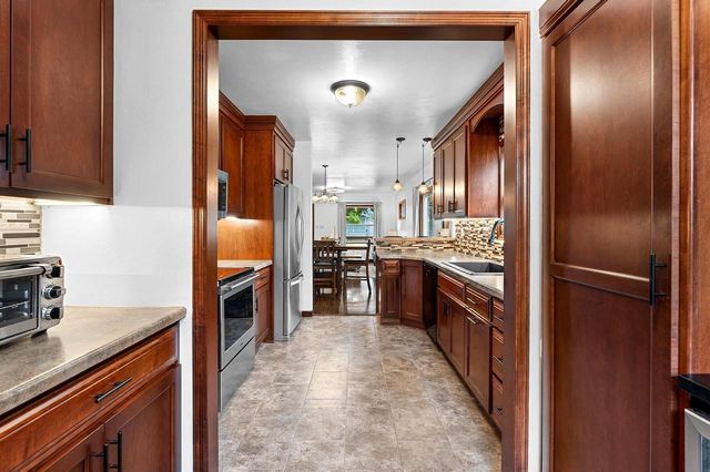 1324 W ROGERS AVENUE, Appleton, WI 54914