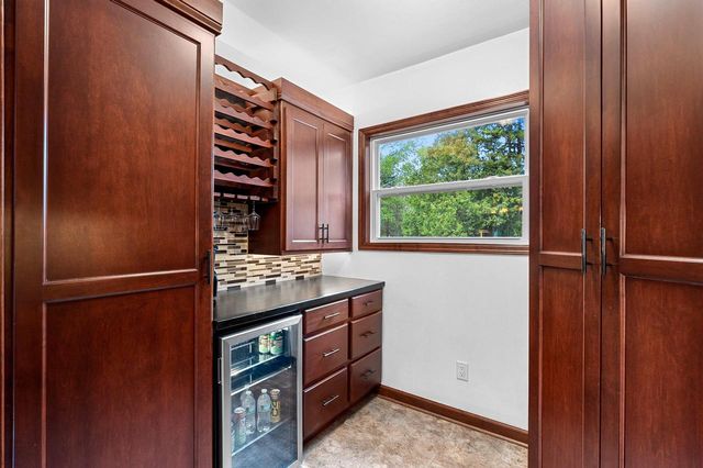1324 W ROGERS AVENUE, Appleton, WI 54914