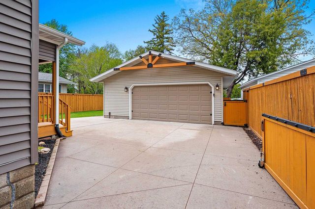 1324 W ROGERS AVENUE, Appleton, WI 54914