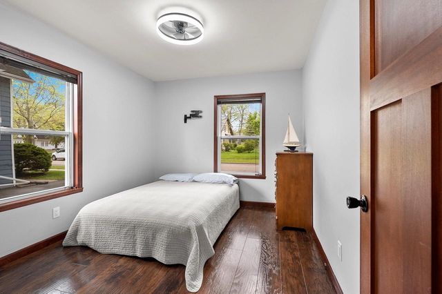 1324 W ROGERS AVENUE, Appleton, WI 54914