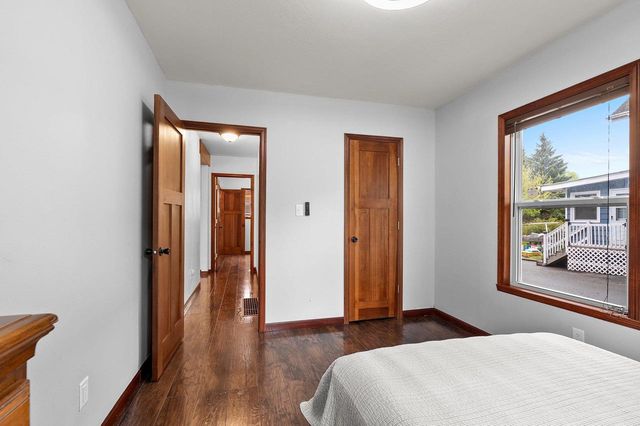 1324 W ROGERS AVENUE, Appleton, WI 54914