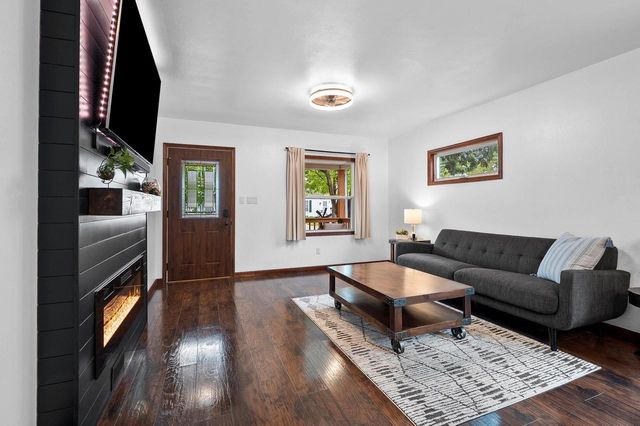 1324 W ROGERS AVENUE, Appleton, WI 54914