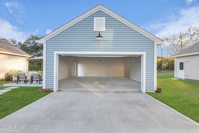 19 Whispering Oaks Circle, Okatie, SC 29909