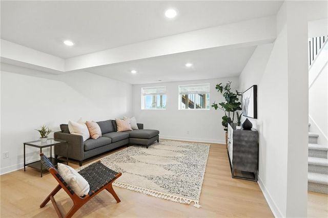 10523 N Jarboe Street, Kansas City, MO 64155