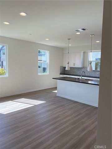 905 E 2nd, Santa Ana, CA 92701
