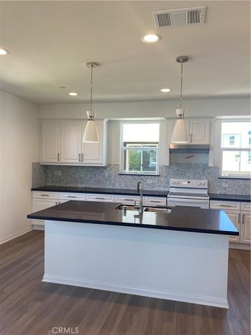905 E 2nd, Santa Ana, CA 92701