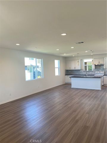 905 E 2nd, Santa Ana, CA 92701
