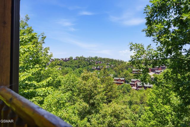 1012 Owls Nest Way, Sevierville, TN 37862