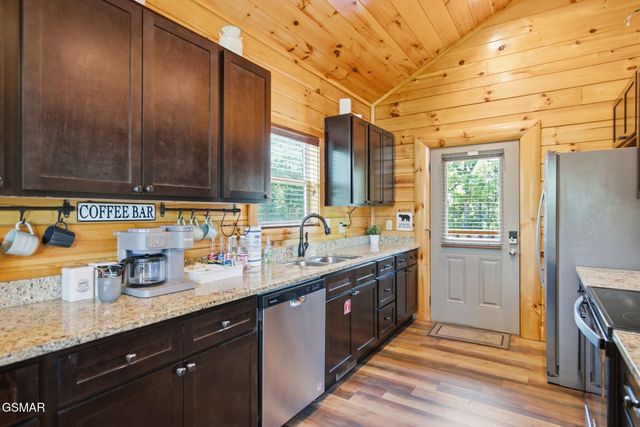 1012 Owls Nest Way, Sevierville, TN 37862