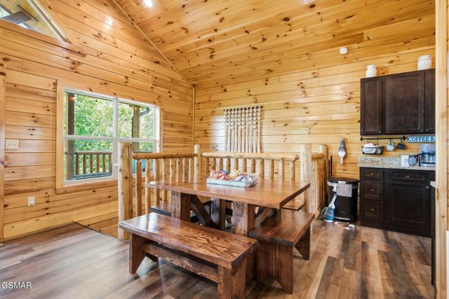 1012 Owls Nest Way, Sevierville, TN 37862
