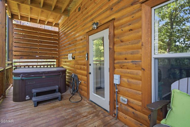 1012 Owls Nest Way, Sevierville, TN 37862