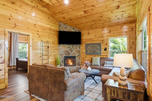 1012 Owls Nest Way, Sevierville, TN 37862