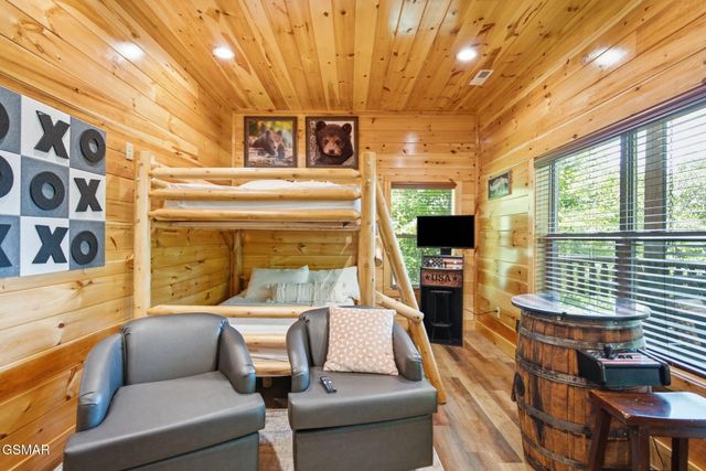 1012 Owls Nest Way, Sevierville, TN 37862