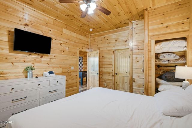 1012 Owls Nest Way, Sevierville, TN 37862