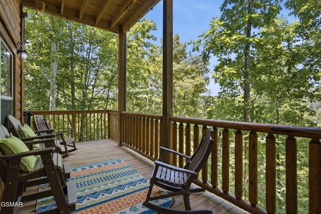 1012 Owls Nest Way, Sevierville, TN 37862