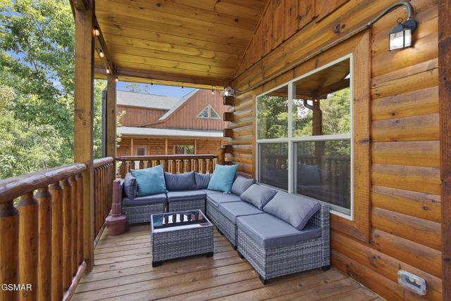 1012 Owls Nest Way, Sevierville, TN 37862