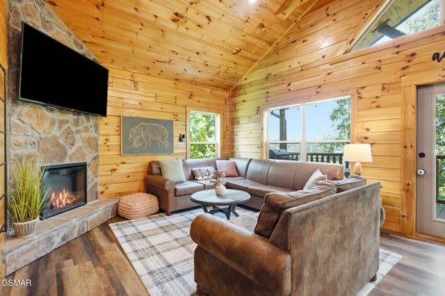 1012 Owls Nest Way, Sevierville, TN 37862