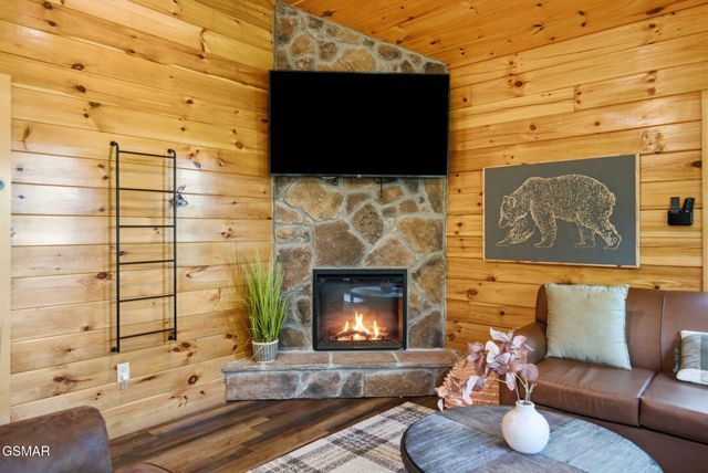 1012 Owls Nest Way, Sevierville, TN 37862