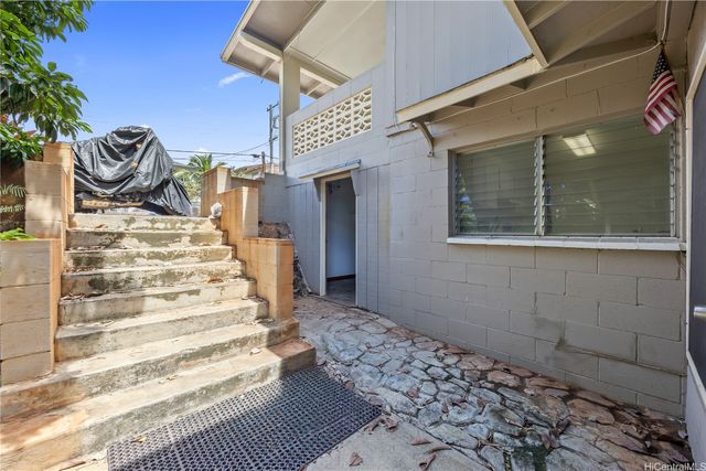 4354 Likini Street, Honolulu, HI 96818