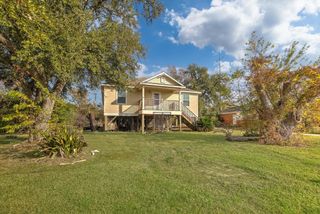 104 Macarthur Street, Baytown, TX 77520