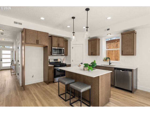 7343 Sw Leonard Pl L-3, Beaverton, OR 97007