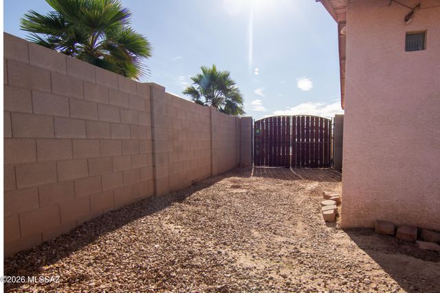 8890 W Rafael Drive, Arizona City, AZ 85123