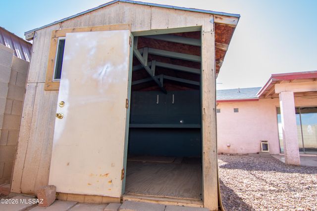 8890 W Rafael Drive, Arizona City, AZ 85123