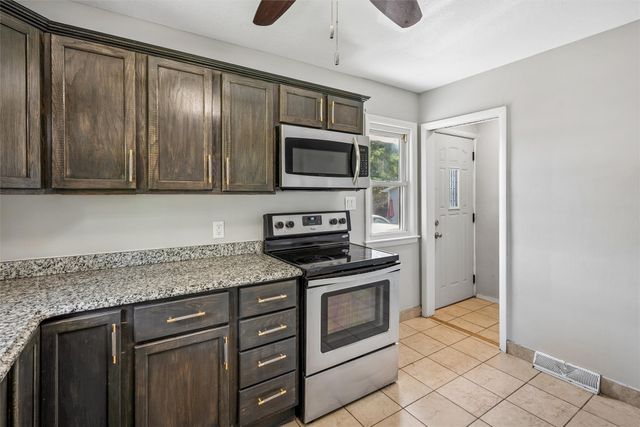 3 E Bell Avenue, Des Moines, IA 50315