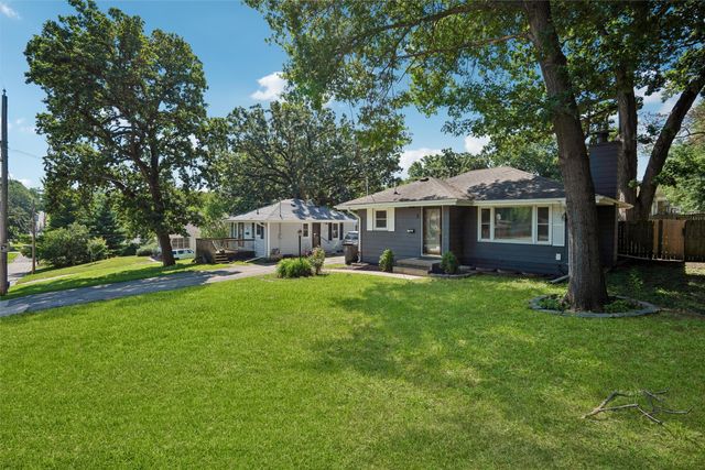 3 E Bell Avenue, Des Moines, IA 50315