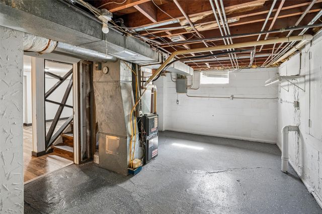 3 E Bell Avenue, Des Moines, IA 50315