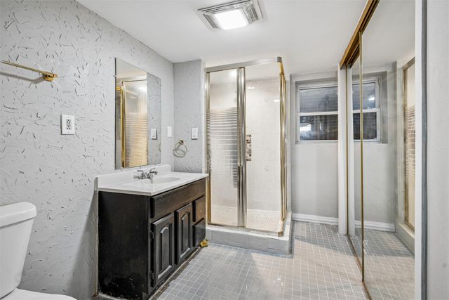 3 E Bell Avenue, Des Moines, IA 50315
