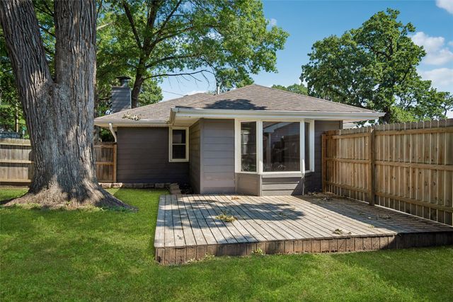 3 E Bell Avenue, Des Moines, IA 50315
