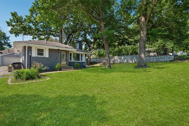 3 E Bell Avenue, Des Moines, IA 50315