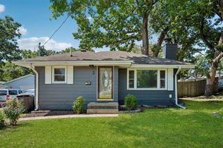 3 E Bell Avenue, Des Moines, IA 50315