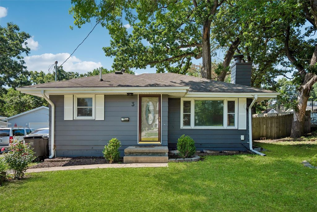 3 E Bell Avenue, Des Moines, IA 50315