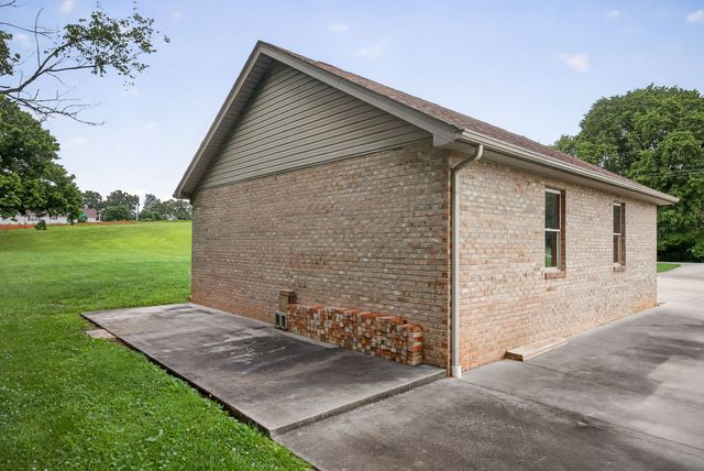 492 Nob Hill Dr, Sparta, TN 38583