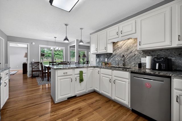 492 Nob Hill Dr, Sparta, TN 38583
