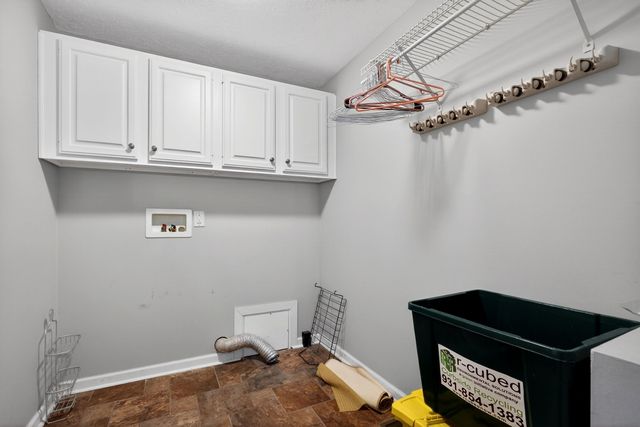 492 Nob Hill Dr, Sparta, TN 38583