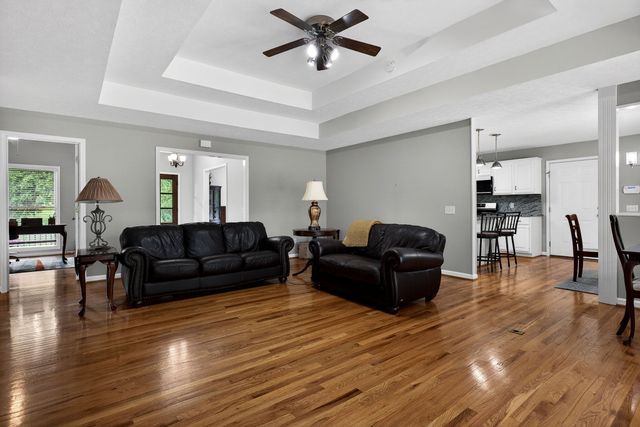 492 Nob Hill Dr, Sparta, TN 38583