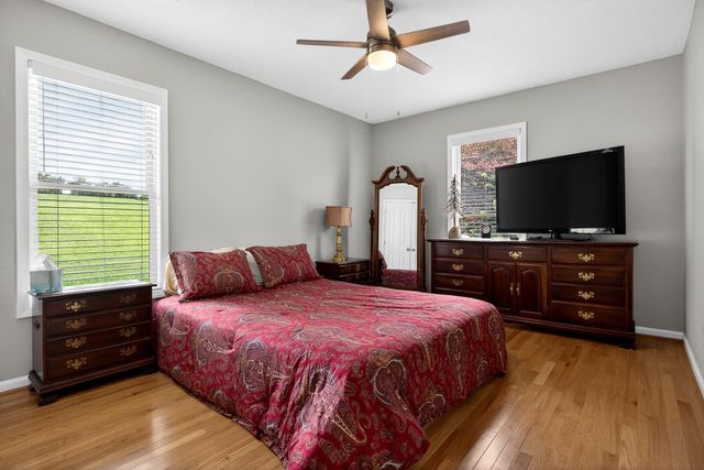 492 Nob Hill Dr, Sparta, TN 38583