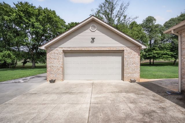 492 Nob Hill Dr, Sparta, TN 38583