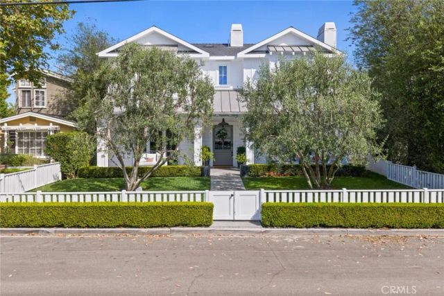 460 Santa Ana Avenue, Newport Beach, CA 92663