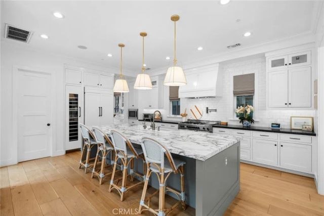 460 Santa Ana Avenue, Newport Beach, CA 92663