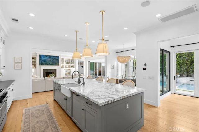 460 Santa Ana Avenue, Newport Beach, CA 92663