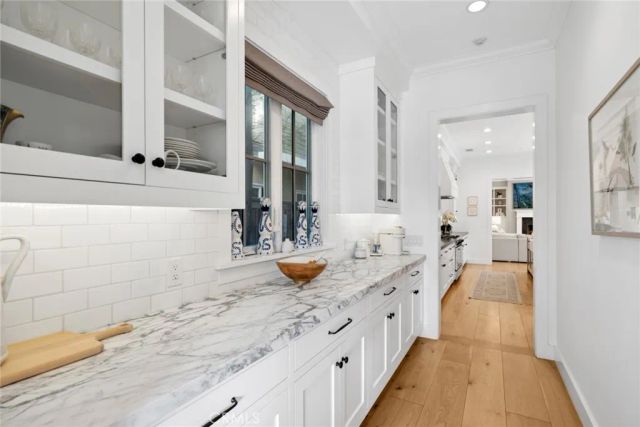 460 Santa Ana Avenue, Newport Beach, CA 92663